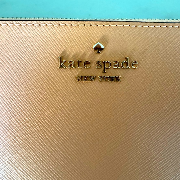 Kate Spade Lucy Medium L-Zip wristlet/wallet - Picture 3 of 5